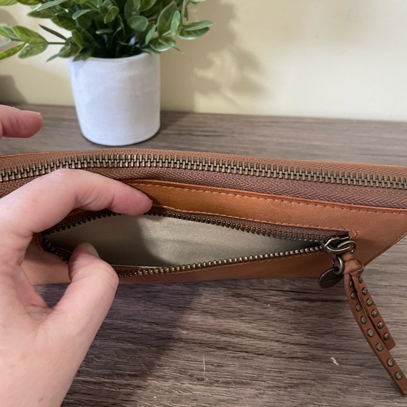 Lucky Brand leather wallet - Picture 7 of 7